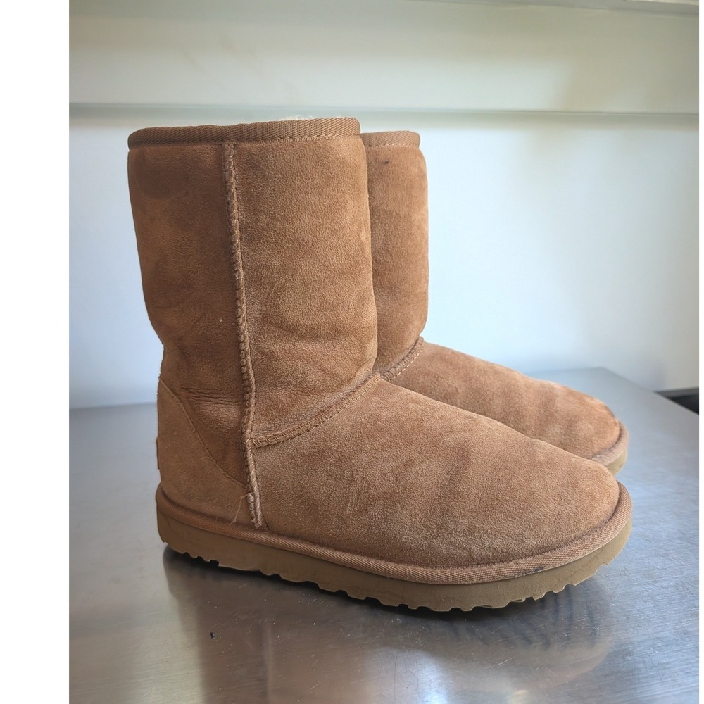 UGG Classic Short II Chestnut Suede Sheepskin Boots Womens 8